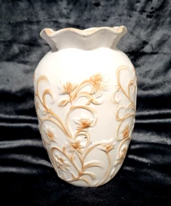 Vaso floreale bianco vintage 7,5" con edera marrone - Foto 1 di 3