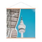 Stoffbild Kakemono mit Posterleisten Holz Stadt Gebude Fernsehturm Wei Blau