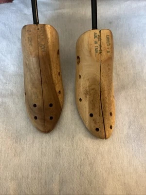 Vintage Pair Wooden Womens Shoe Stretcher Size 5B-7A - Image 1 of 4