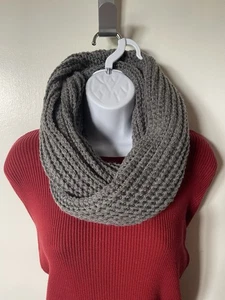 INFINITY SCHAL LOOP KUTTE GRAU GEHÄKELT HALSWÄRMER WINTER HANDMADE US UNISEX - Bild 1 von 9