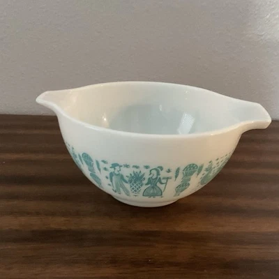 Vtg Pyrex 1 1/2 Pt Amish Butterprint Cinderella Bowl 441 Turquoise on White 6" - Image 1 of 2