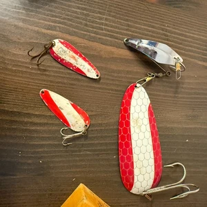 Señuelos de pesca vintage Junior Huskie Devle con caja y extras - Imagen 1 de 8