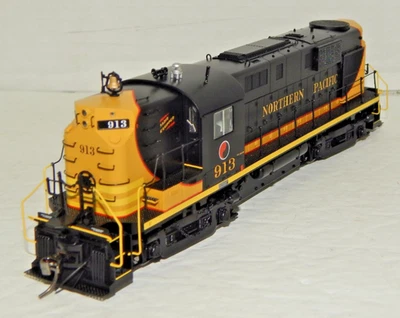 Rapido Trains - HO - Northern Pacific Alco RS-11 #913 w/DCC + Sound NEW - Image 1 of 4