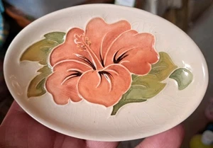 Vintage Moorcroft Oval Dish. Hibiscus Pattern. Boxed.  11.5cm Length. Signed  - Picture 1 of 8