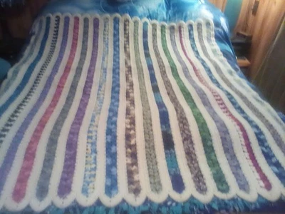 Manta festoneada afgana ganchillo núcleo casa de campo abuela hecha a mano 61 X 74 Foto 1 de 4