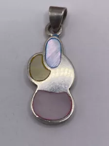 DESIGNER STERLING SILVER AND MOTHER OF PEARL MODERNIST PENDANT - Picture 1 of 2