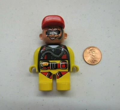 Lego Duplo Crazy Racer Auto Motocicleta Mecánico Hombre 2.5" Figura En Conjunto Amarillo Foto 1 de 3