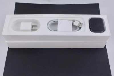 APPLE WATCH СЕРИИ 4 ПРОСТРАНСТВА СЕРЫЙ 44 ММ GPS/СОТОВЫЙ РАБОТАЕТ - ТРЕСНУВШИЙ ЭКРАН - Изображение 1 из 4