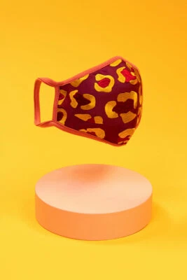 Cubierta facial bordada en polvo para mujer (Leopard Damson) bolsa gratuita AW21 Foto 1 de 2