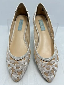 Betsey Johnson Womens Ballet Flats Size 7.5M Leah  White Floral  Beads Bridal #U - Picture 1 of 9