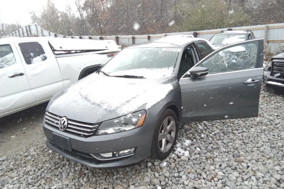 2015 Volkswagen Passat Automatic Transmission OEM 132K Miles - LKQ439622975 - Image 1 of 4