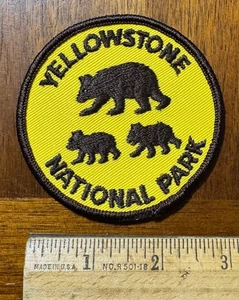 Vintage Patch Brown Bear & Cubs YELLOWSTONE NATIONAL PARK Wyoming - Picture 1 of 2