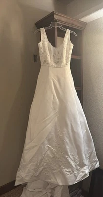 Vestido de novia y velo vestido de novia talla 10 Foto 1 de 4