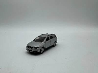 MODELLINO AUTO VOLKSWAGEN PASSAT VARIANT 2.0 FSI GRIGIO- SIKU - SCALA INDEFINITA - Immagine 1 di 4