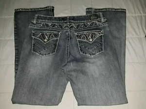 GUC Love Indigo Premium mittelblau verziert hinten Klappentaschen Bootcut Jeans 14 - Bild 1 von 8