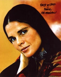 ALI MACGRAW SIGNED HANDSIGNIERT 8x10 FOTO HOLLYWOOD SCHAUSPIELERIN MODEL BECKETT BAS - Bild 1 von 2