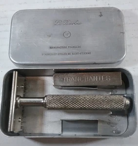 Maquinilla de afeitar de seguridad de un solo filo Le Barbu-- Estuche de aluminio francés años 20 - Imagen 1 de 5