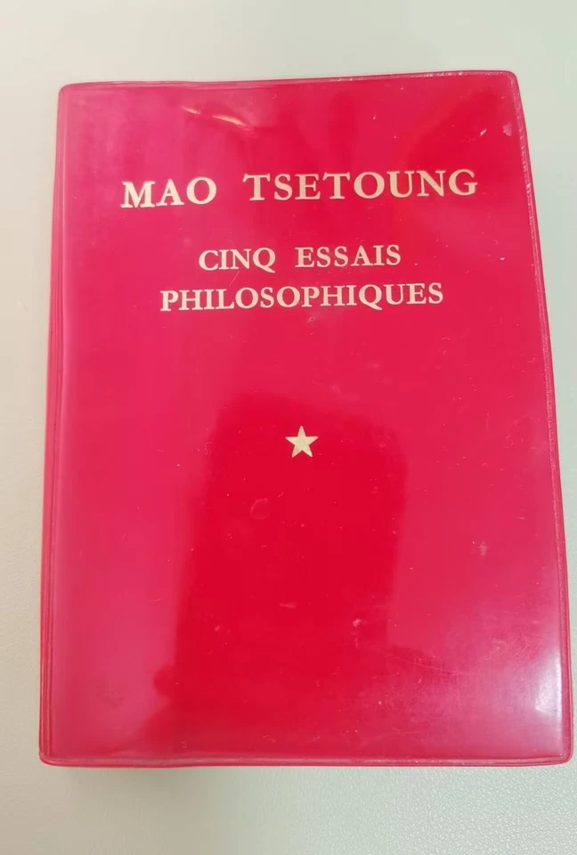 Quotations  Chairman Mao Tse-Tung Little Red Old Book French dictionary 90006 - Image 1 of 4
