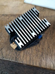 VOLTAGE REGULATOR / FITS HARLEY Sportster 1991 - Picture 1 of 3