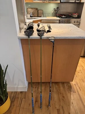 Complete Golf Set- Used Once In A Driving Range.Almost Brand New! Great Deal. - Изображение 1 из 4