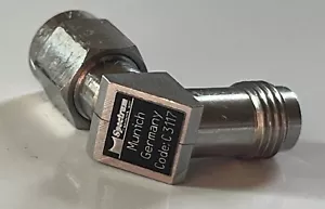 SPECTRUM 1.85MM MALE - 1.85MM FEMALE RF 67GHZ RIGHT ANGLE ADAPTER AE1W83 - Picture 1 of 4