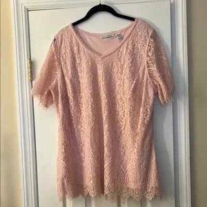 Isaac Mizrahi Lace V-Neck Blouse in Soft Pink size 1x - Picture 1 of 10