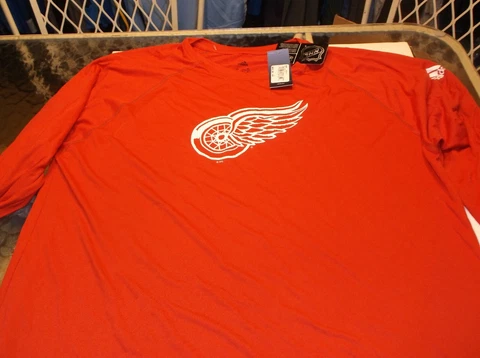 Detroit Red Wings NHL Team apparel  shirt by Adidas XL L/S Cover