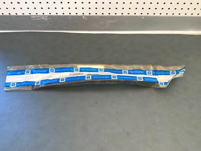 GM OEM NOS 22650675 LH canal de funcionamiento trasero Chevrolet Beretta 1994-1996 Foto 1 de 4