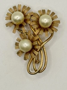 Vintage 70er Jahre Brosche Blume gebürstet goldfarben Kunstperlen floral - Bild 1 von 7
