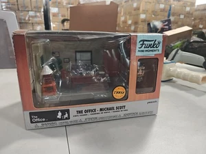 Funko Mini Moments: The Office - Michael Scott (Chase) - Picture 1 of 6