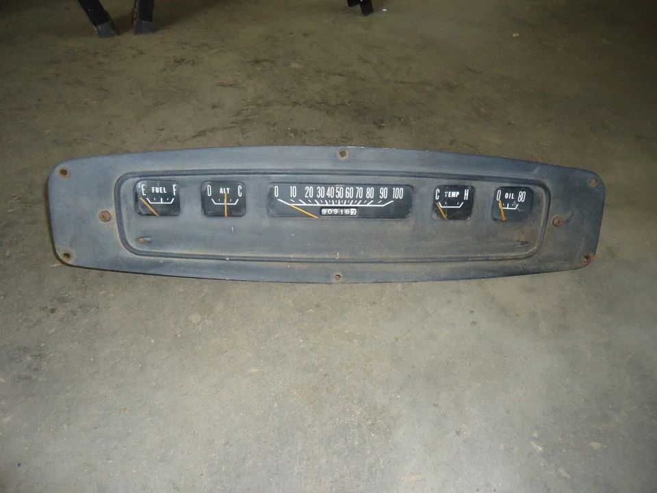 1969 DODGE D300 TRUCK INSTRUMENT CLUSTER / BEZEL 69 SPEEDOMETER GAUGES - Image 1 of 4