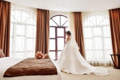 New! Nude Bridal Wedding Veil 2 Tier Cathedral Satin Edge 28"/118'' UK - Image 1 of 3