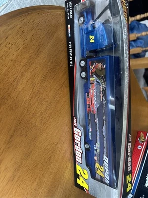 Camión de carreras Chevy Jeff Gordon DuPont #24 1/64 NASCAR diecast Foto 1 de 2