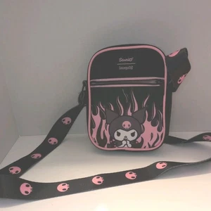 Loungefly Hello Kitty Kuromi Canvas Umhängetasche - gebraucht - Bild 1 von 10