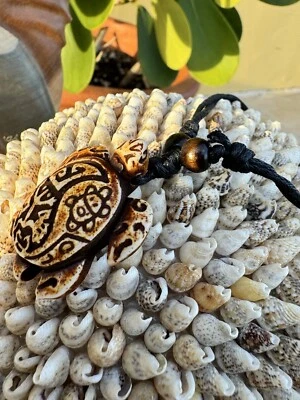 Nuevo Collar Ajustable Marrón Diseño Tortuga Marina Tribal Resina Madera Colgante Foto 1 de 4