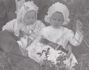Glass Plate Negative 2 Toddler/Baby Frilly Bonnets in Grass Victorian #10 PH1 - Picture 1 of 3