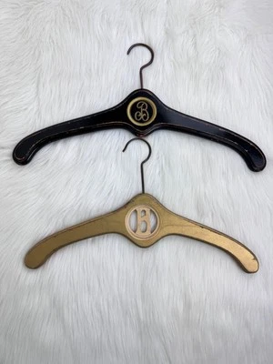 2 B Monograma De Colección Regencia Ropa Abrigo Boda Vestido Perchas Madera Dorado y Marrón Foto 1 de 4