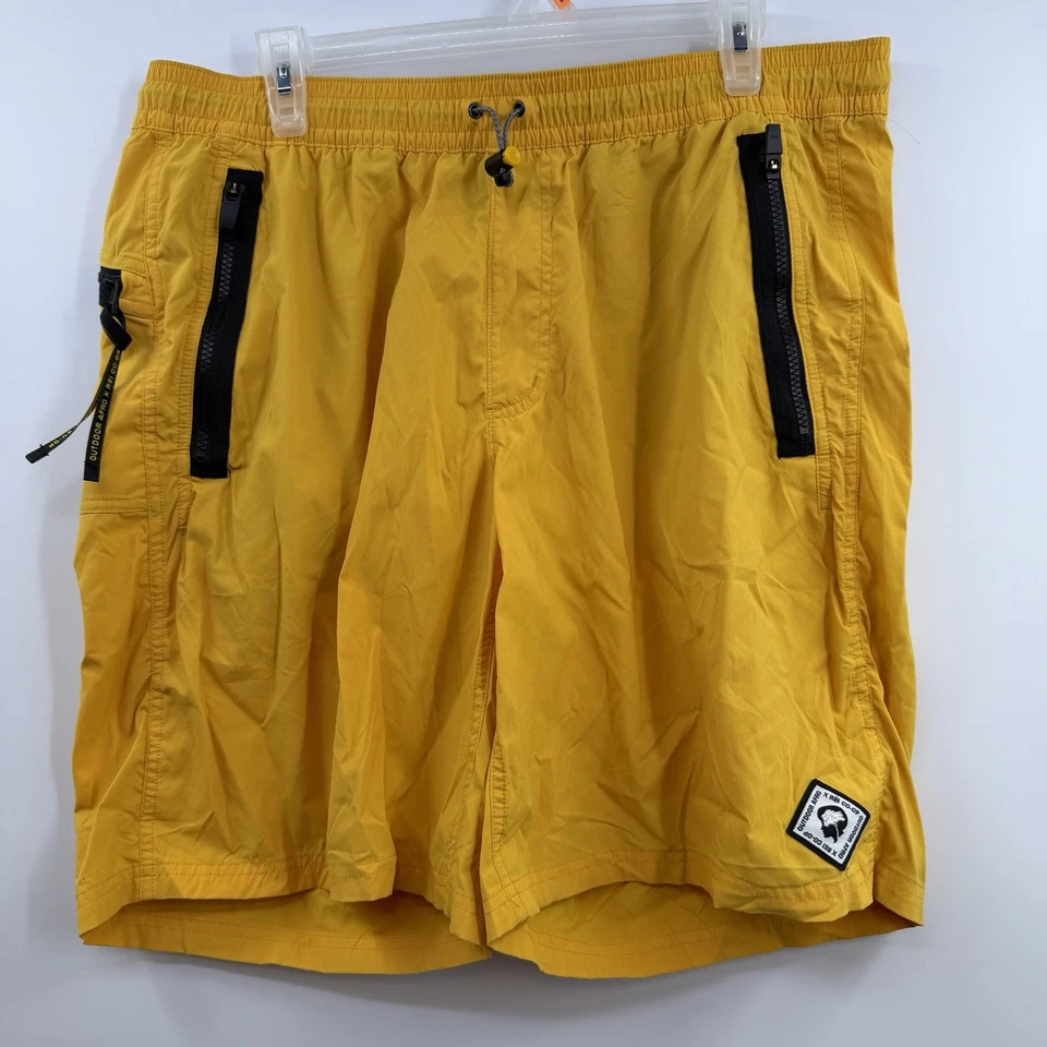 户外 Afro x REI 合作金色尼龙远足短裤男式大号拉链口袋 — 第 1/4 张图片