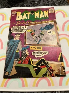 Apr 1960 No 131 DC 2nd Batman Robin Comic Book w/ Bat Hound - Picture 1 of 15