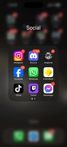 iphone 16 pro max with tiktok installed - Afbeelding 1 van 3
