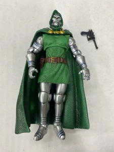 Marvel Universe 3.75" Hasbro Loose Action Figure DR. DOCTOR DOOM Comic Pack - Picture 1 of 2