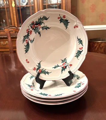 Set Of 4 VILLEROY & BOCH "HOLLY' Rimmed Soup Bowls 9" - Excellent - Image 1 of 4