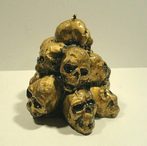 Skull Skeleton Stacked Candle - Picture 1 of 5