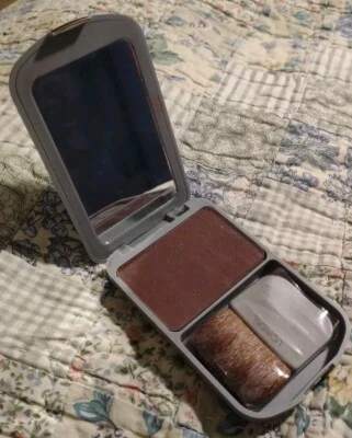 L'oreal Feel Naturale Light Softening Blush- Plume 291 Full Size With Brush New - Image 1 of 4