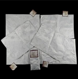 Natale Fiocchi di Neve Argento e Bianco 6 Tovagliette 13x18 e 4pz Tovaglioli 18x18 LEGGI⬇ - Foto 1 di 21