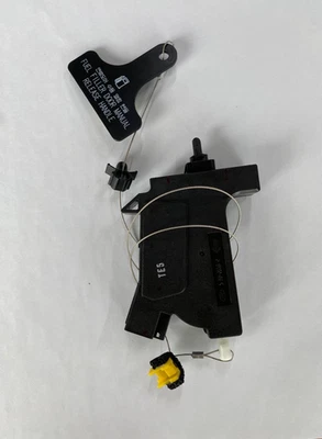 Abridor de manija de liberación de puerta de llenado de combustible genuino para Hyundai Santa Fe 2013-2018 Foto 1 de 3