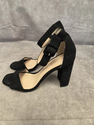 Chinese Laundry Wo.ens Blk SZ 8.5 DRESS SHOES - Image 1 of 4