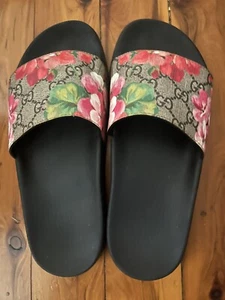 Gucci Supreme Canvas Blooms Slides Sz 5 - Authentic (fits a 6 easy too) - Picture 1 of 5