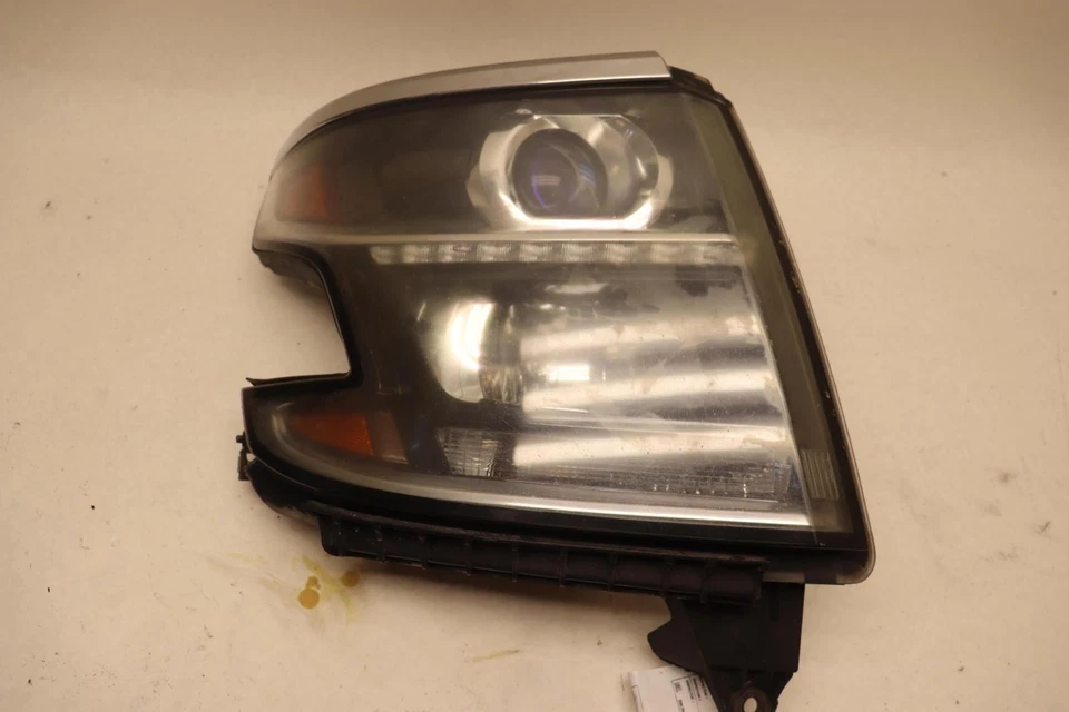 2015-2016 CHEVY/GMC SUBURBAN FRONT RIGHT PASSENGER SIDE HEADLIGHT HEADLAMP OEM - Image 1 of 4
