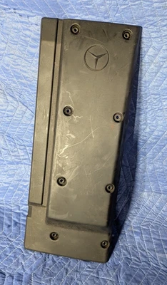 ✅ Крышка инжектора дизельного двигателя 98-99 Mercedes W210 E300 черная 6060100267 от оригинального производителя - Изображение 1 из 2